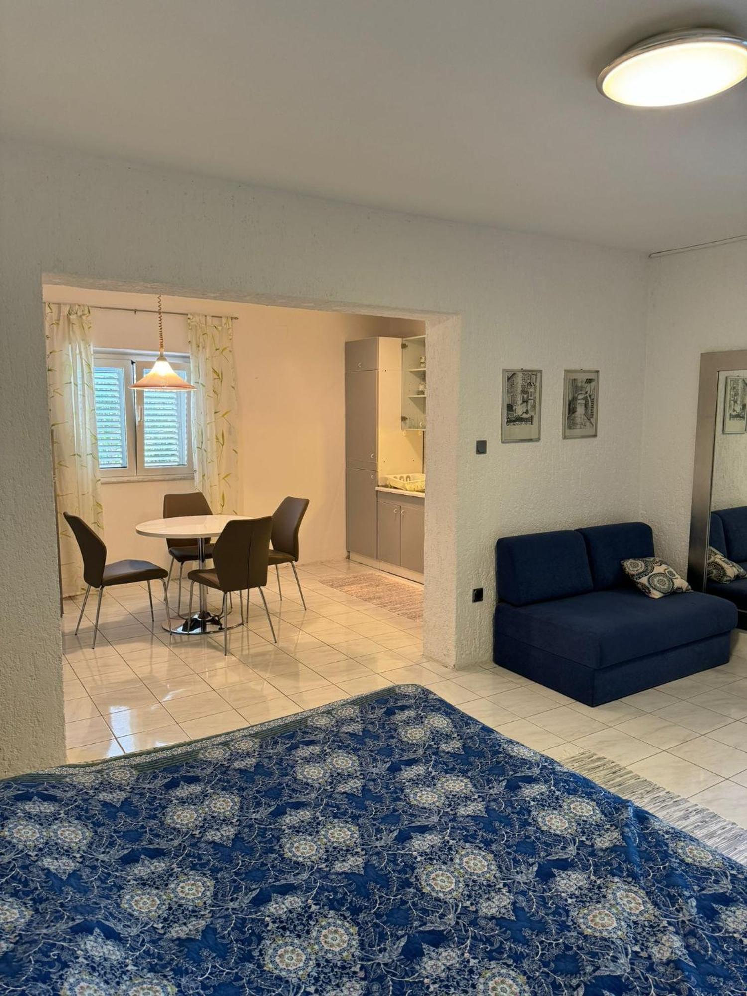 Apartman Kucer Krk Town Bagian luar foto
