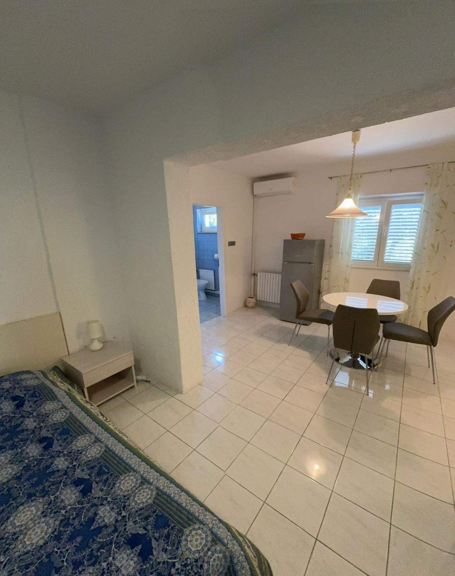 Apartman Kucer Krk Town Bagian luar foto