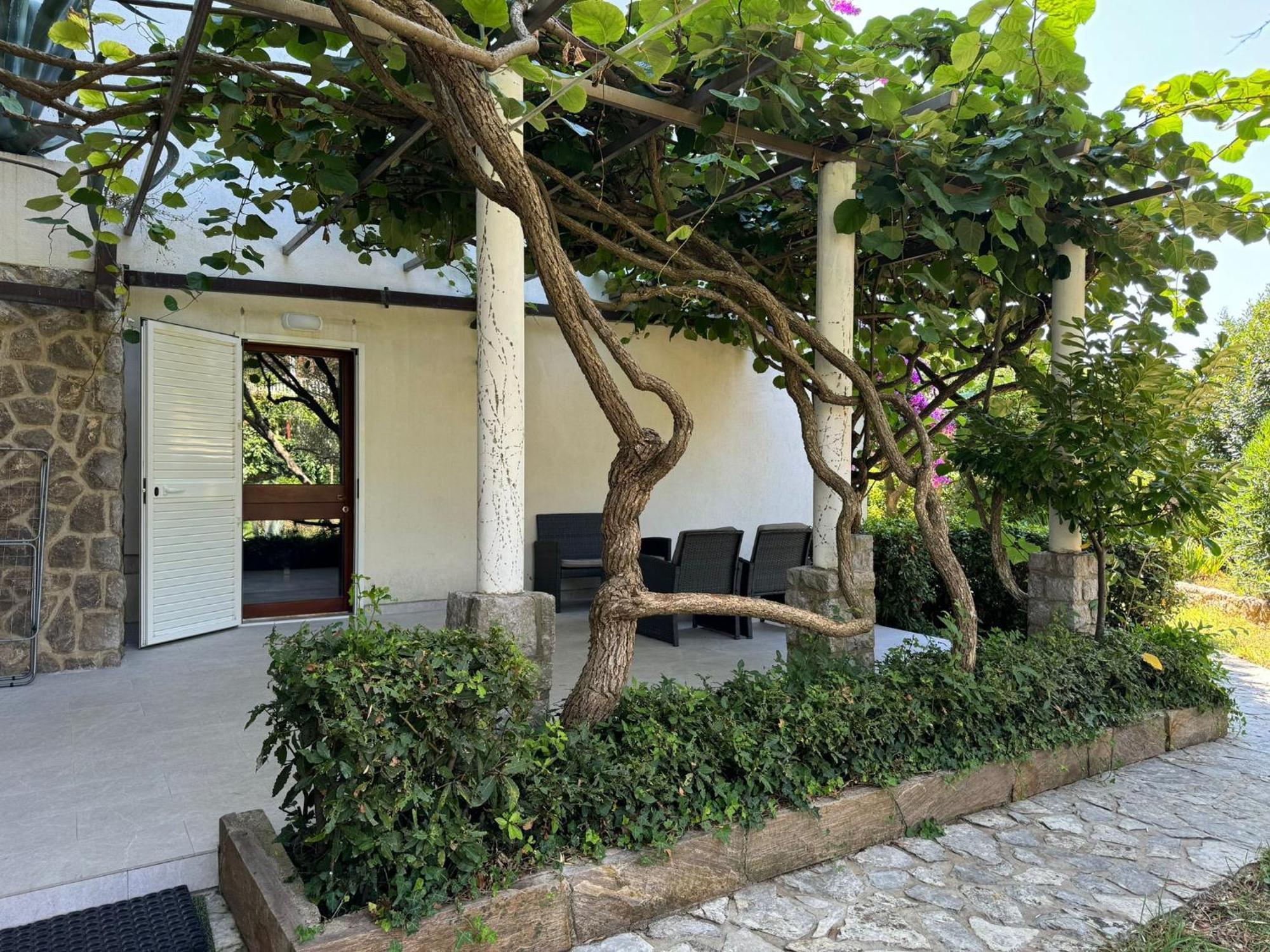 Apartman Kucer Krk Town Bagian luar foto
