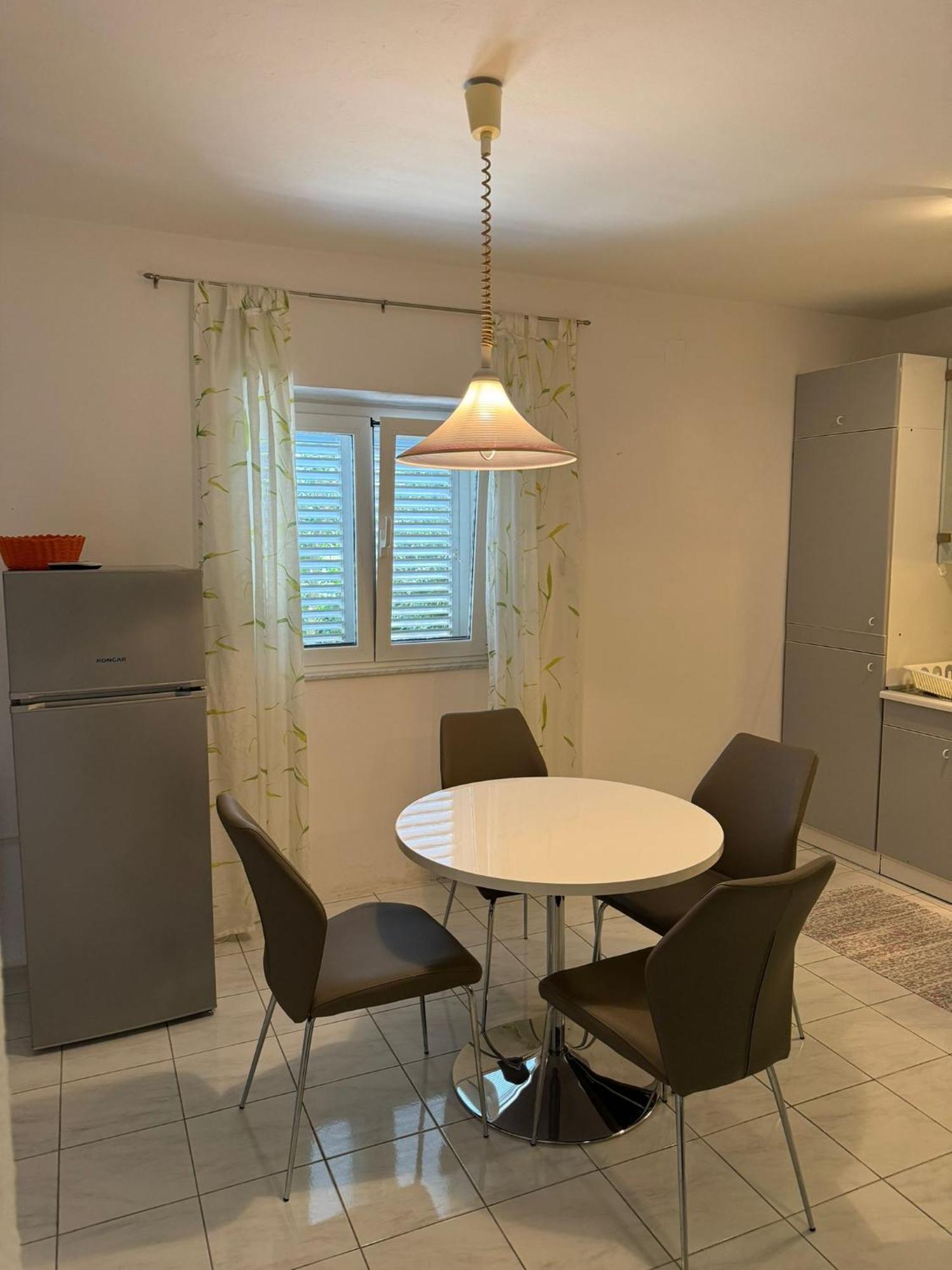 Apartman Kucer Krk Town Bagian luar foto