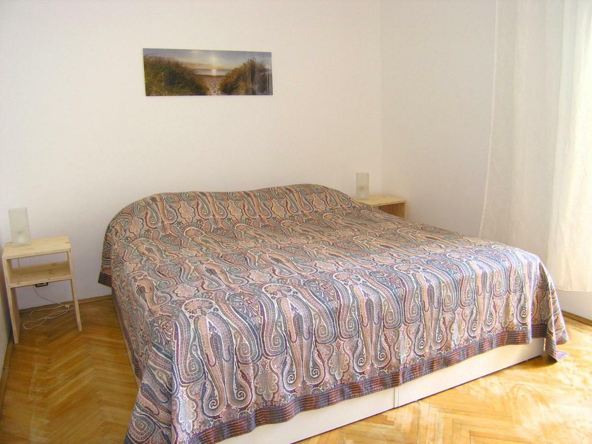 Apartman Kucer Krk Town Bagian luar foto